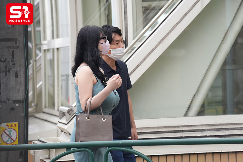 「巨乳人妻」兼差风俗娘，老公不在就是邻居的干到饱玩偶